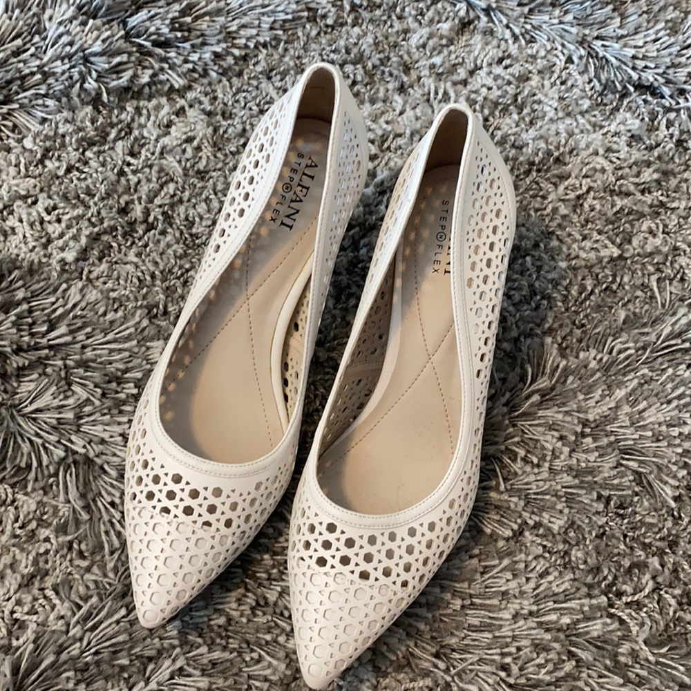 Alfani Step Flex pumps